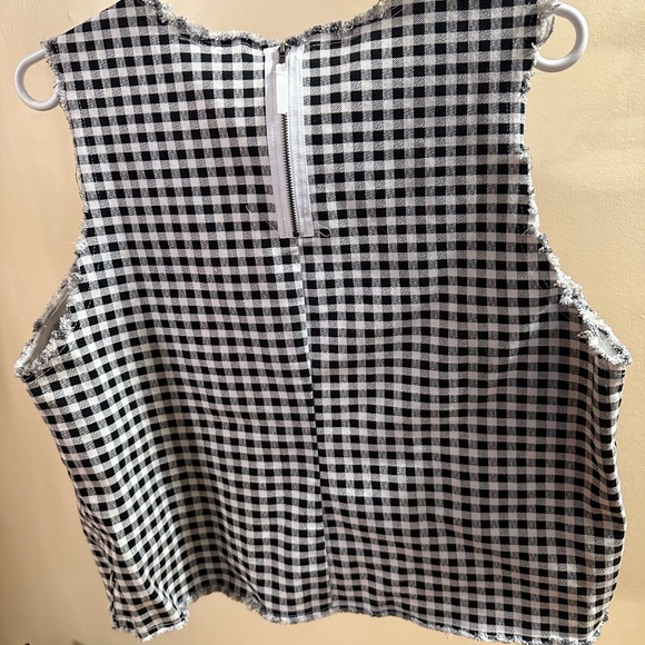 Raw hem checkered top ** tags attached** - Picture 5 of 9